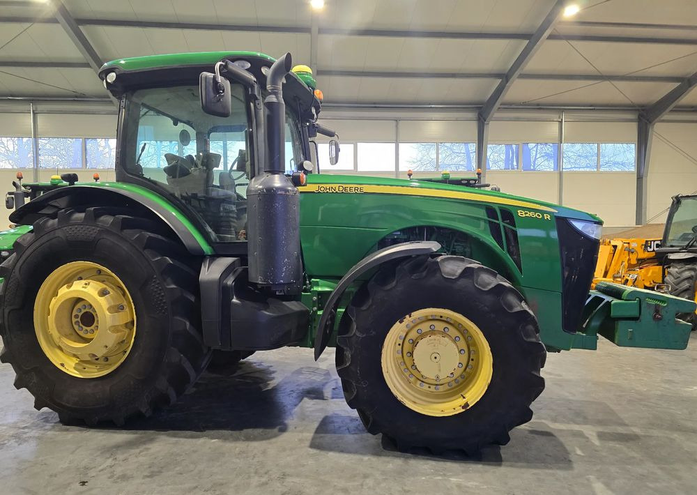 John Deere 8260R - Tractor agricol: Foto 5 John Deere 8260R - Tractor agricol: Foto 5