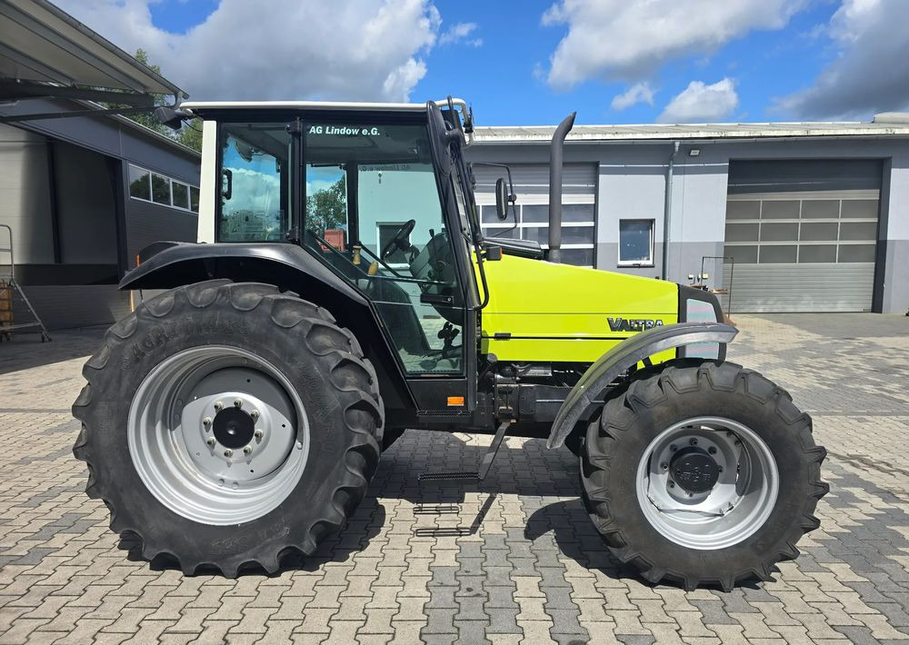 Valtra 800 - Tractor agricol: Foto 5 Valtra 800 - Tractor agricol: Foto 5