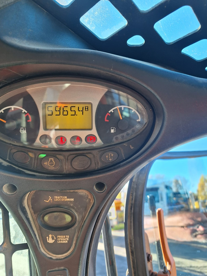 Bobcat S650 - Mini încărcător: Foto 3 Bobcat S650 - Mini încărcător: Foto 3