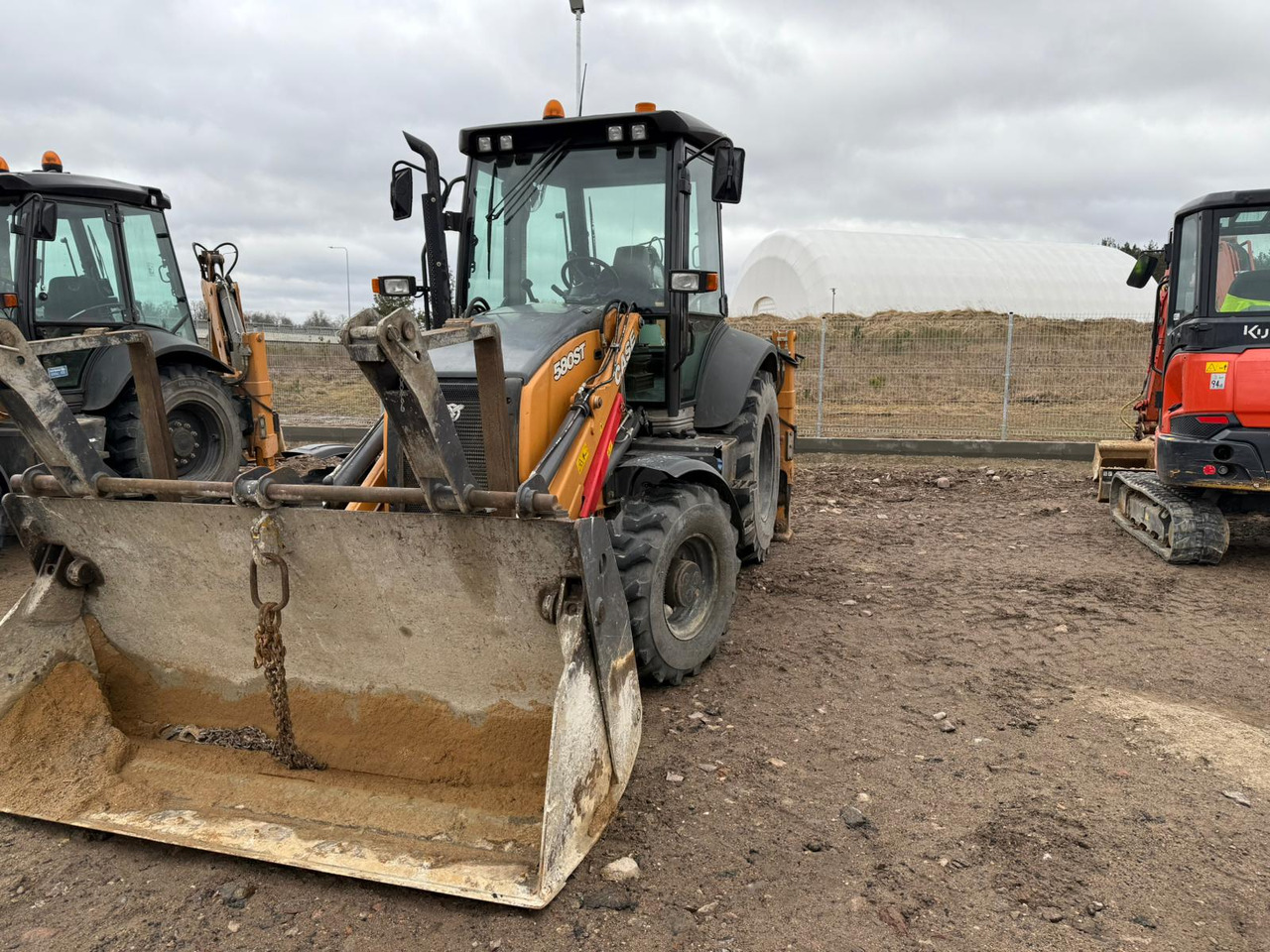 CASE 580 ST - Buldoexcavator: Foto 2 CASE 580 ST - Buldoexcavator: Foto 2