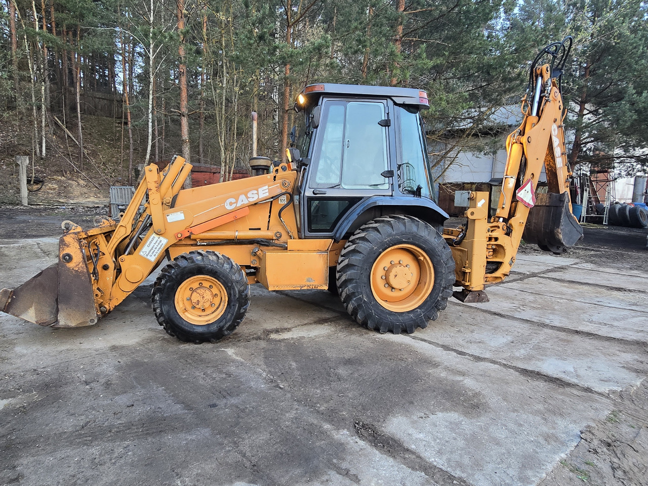 Case 580 LSP - Buldoexcavator: Foto 2 Case 580 LSP - Buldoexcavator: Foto 2