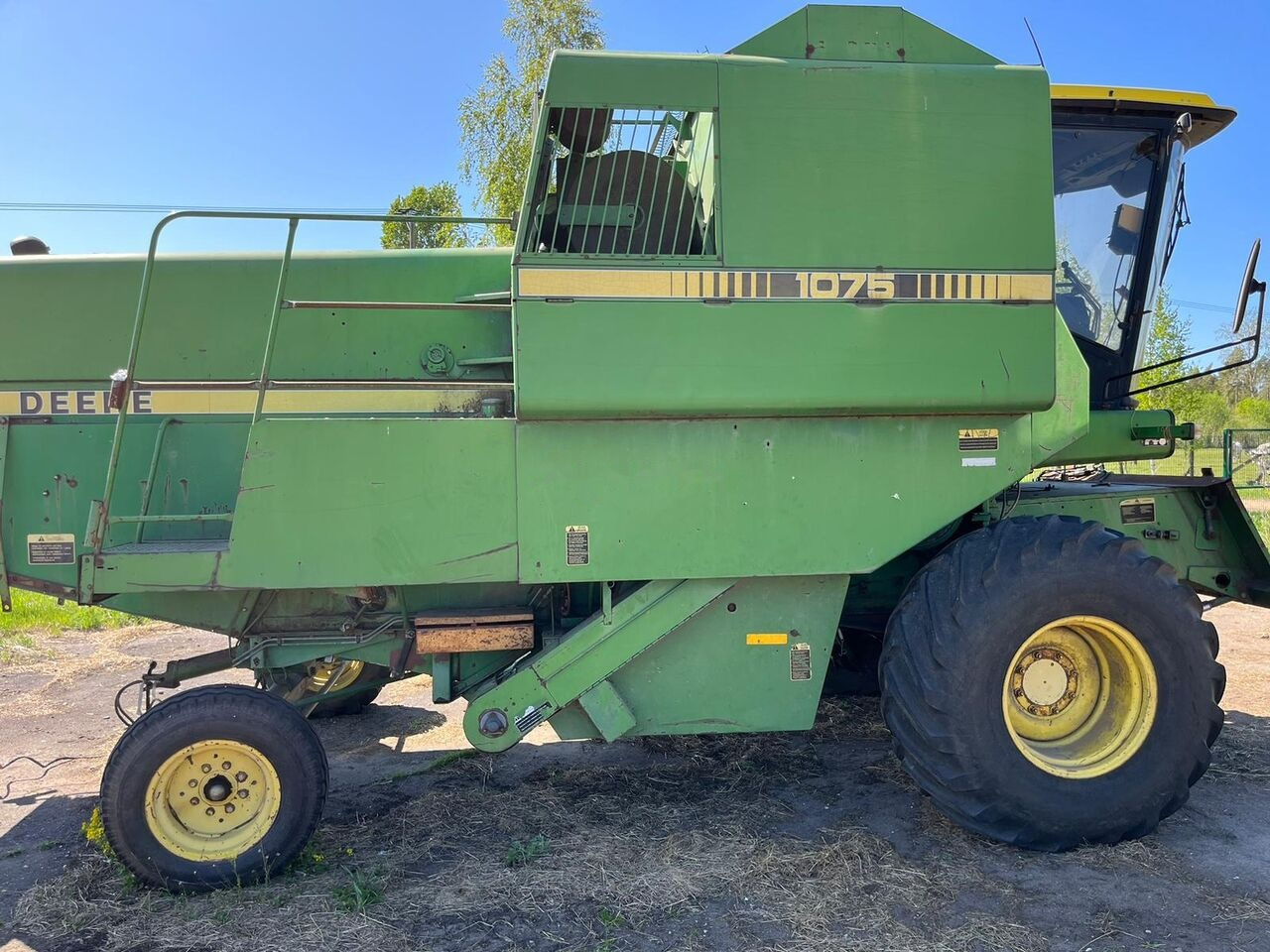 John Deere 1075 - Combină de recoltat cereale: Foto 2 John Deere 1075 - Combină de recoltat cereale: Foto 2