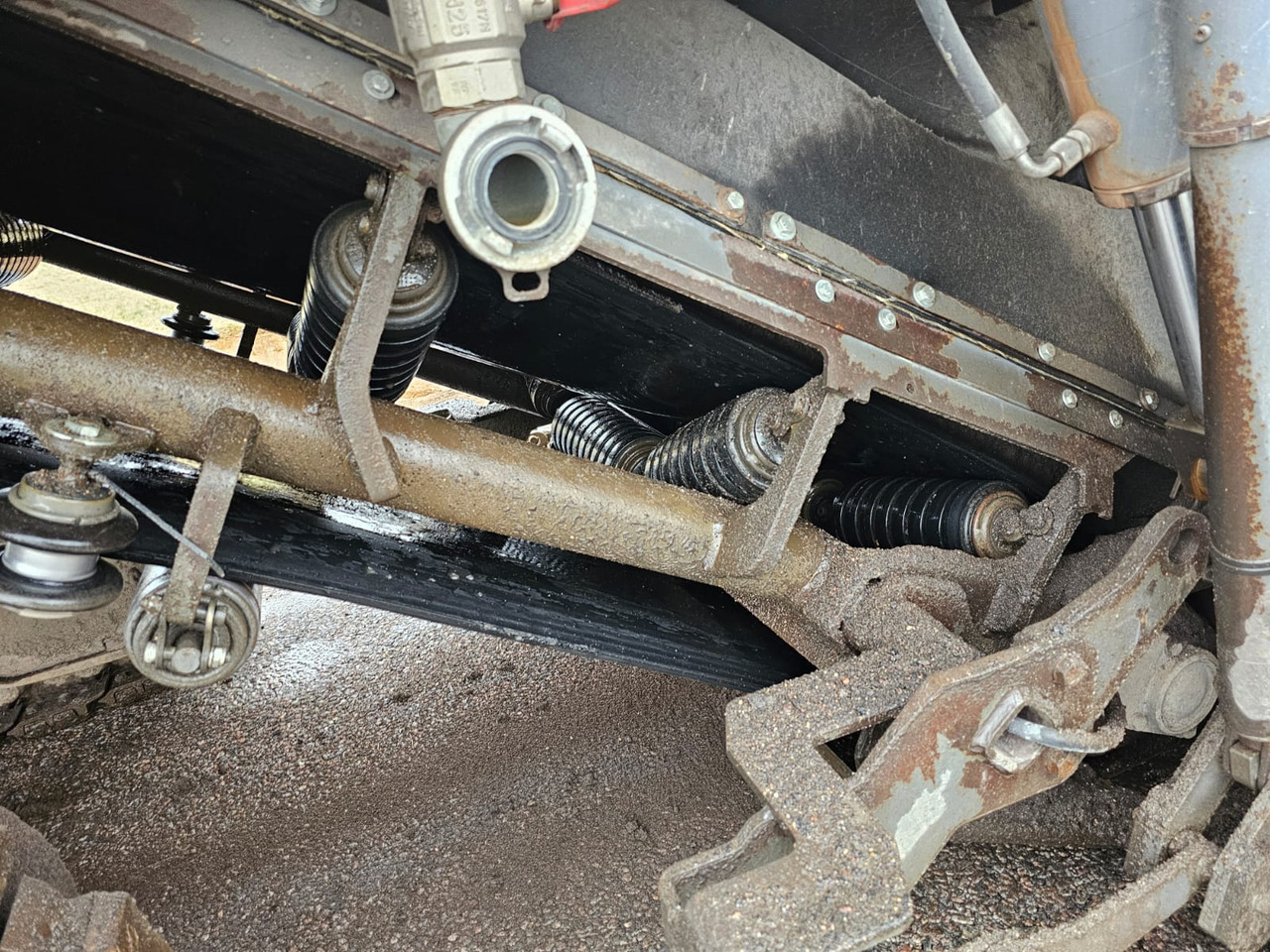 WIRTGEN W220 - Utilaje pentru frezare: Foto 5 WIRTGEN W220 - Utilaje pentru frezare: Foto 5