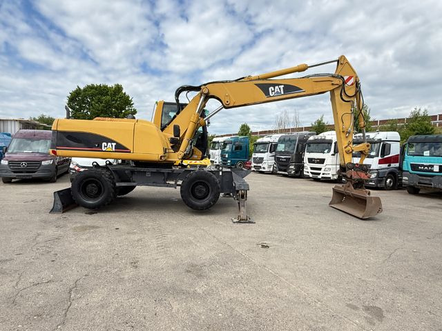 CAT M 322C - Excavator pe roţi: Foto 3 CAT M 322C - Excavator pe roţi: Foto 3