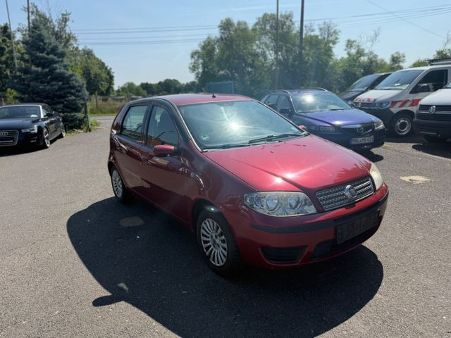 Fiat Punto Aktueller HU Motorschaden - Berlină/ Sedan: Foto 2 Fiat Punto Aktueller HU Motorschaden - Berlină/ Sedan: Foto 2