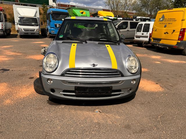 MINI ONE Mini One - Automobil: Foto 1 MINI ONE Mini One - Automobil: Foto 1