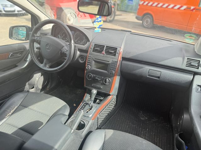 Automobil Mercedes-Benz A 180 A -Klasse A 180 CDI: Foto 11 Automobil Mercedes-Benz A 180 A -Klasse A 180 CDI: Foto 11