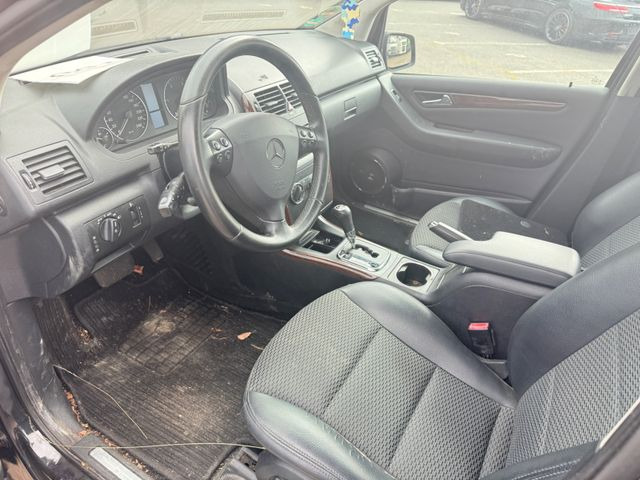 Automobil Mercedes-Benz A 180 A -Klasse A 180 CDI: Foto 10 Automobil Mercedes-Benz A 180 A -Klasse A 180 CDI: Foto 10