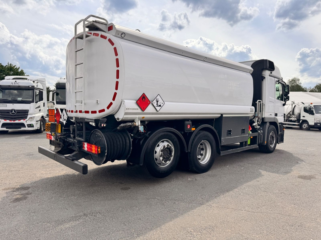 Mercedes-Benz Actros 2541 Tankwagen - Camion cisternă: Foto 4 Mercedes-Benz Actros 2541 Tankwagen - Camion cisternă: Foto 4