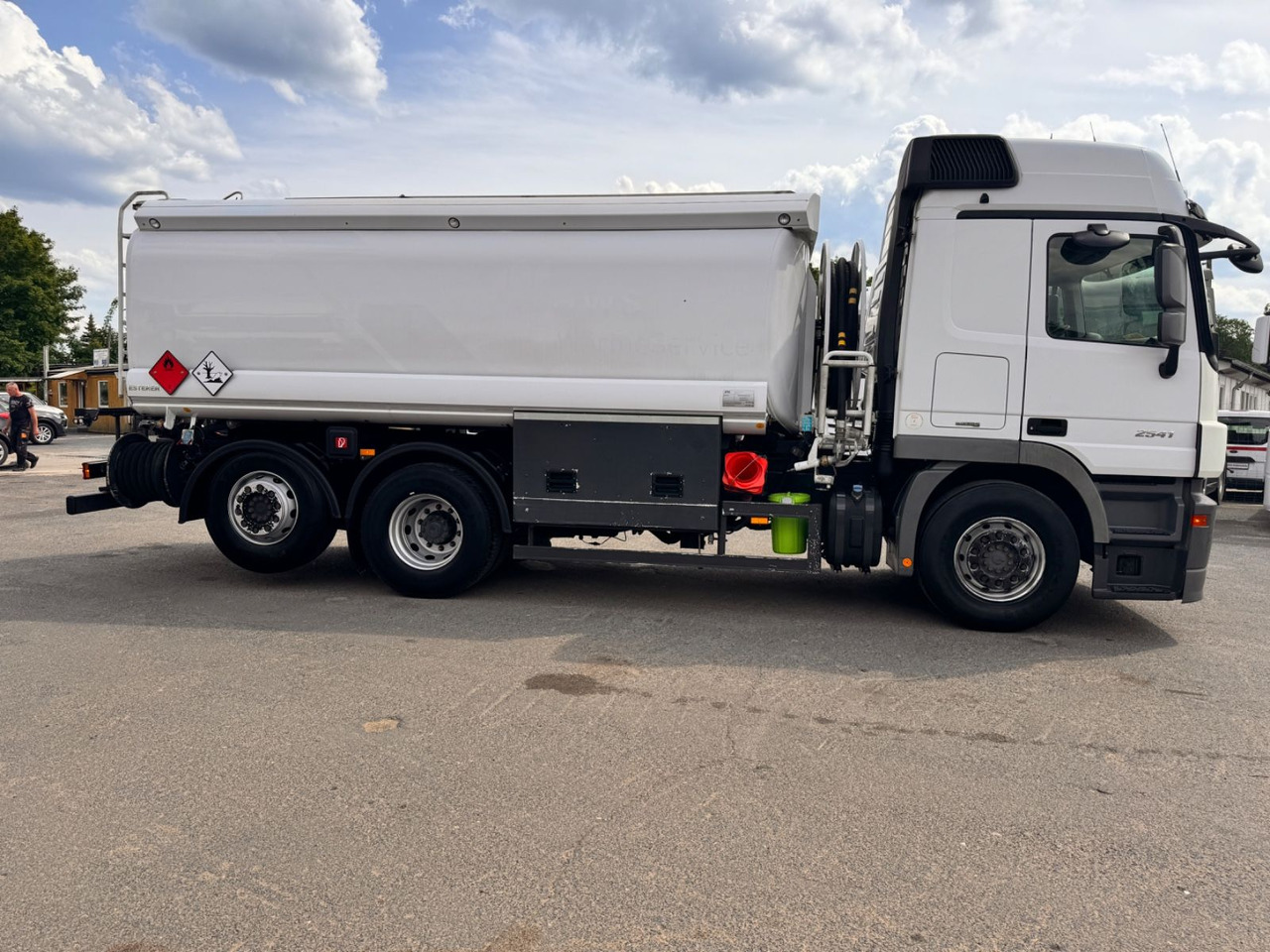 Mercedes-Benz Actros 2541 Tankwagen - Camion cisternă: Foto 5 Mercedes-Benz Actros 2541 Tankwagen - Camion cisternă: Foto 5