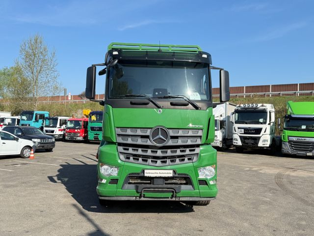 Mercedes-Benz Actros 2571 Holztransporter mit Kran - Camion forestier, Camion cu macara: Foto 1 Mercedes-Benz Actros 2571 Holztransporter mit Kran - Camion forestier, Camion cu macara: Foto 1