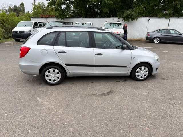 Skoda Fabia Combi Cool Edition - Mașină break: Foto 4 Skoda Fabia Combi Cool Edition - Mașină break: Foto 4