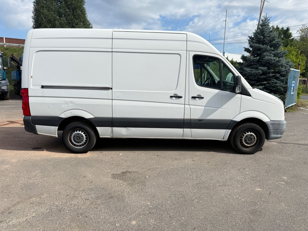 Volkswagen Crafter Kasten 35 mittel L2H2 Hochdach - Dubă: Foto 5 Volkswagen Crafter Kasten 35 mittel L2H2 Hochdach - Dubă: Foto 5