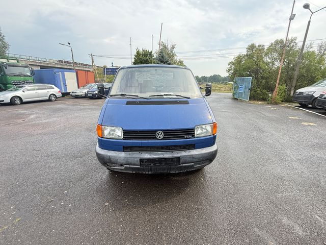Volkswagen T4 2.5 TDI - Autoutilitară cu platformă: Foto 1 Volkswagen T4 2.5 TDI - Autoutilitară cu platformă: Foto 1