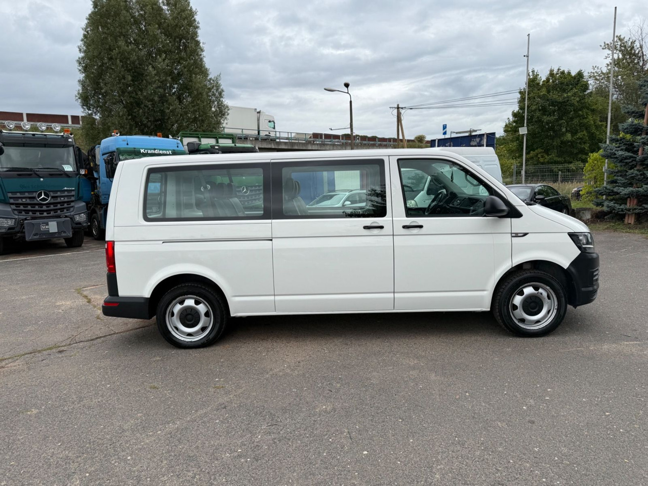 Volkswagen T6 Transporter 9 Sitzer 4Motion - Transport persoane: Foto 3 Volkswagen T6 Transporter 9 Sitzer 4Motion - Transport persoane: Foto 3