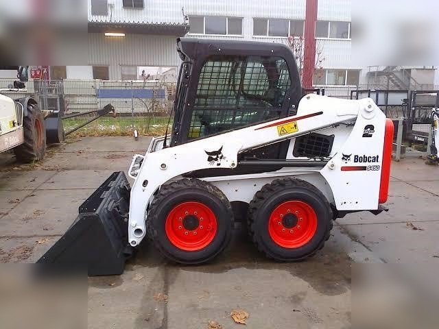 BOBCAT S450 - Mini încărcător: Foto 2 BOBCAT S450 - Mini încărcător: Foto 2