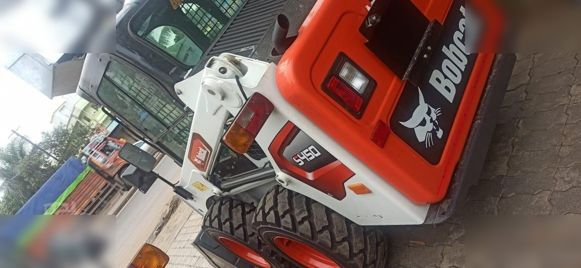 BOBCAT S450 - Mini încărcător: Foto 1 BOBCAT S450 - Mini încărcător: Foto 1