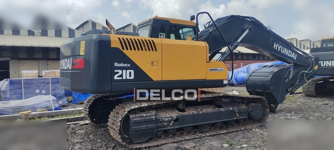 HYUNDAI ROBEX 210 - Excavator pe şenile: Foto 1 HYUNDAI ROBEX 210 - Excavator pe şenile: Foto 1
