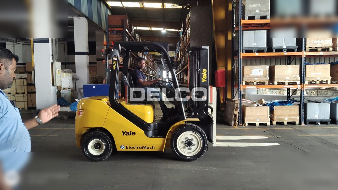 YALE GP30UX - Motostivuitor: Foto 1 YALE GP30UX - Motostivuitor: Foto 1