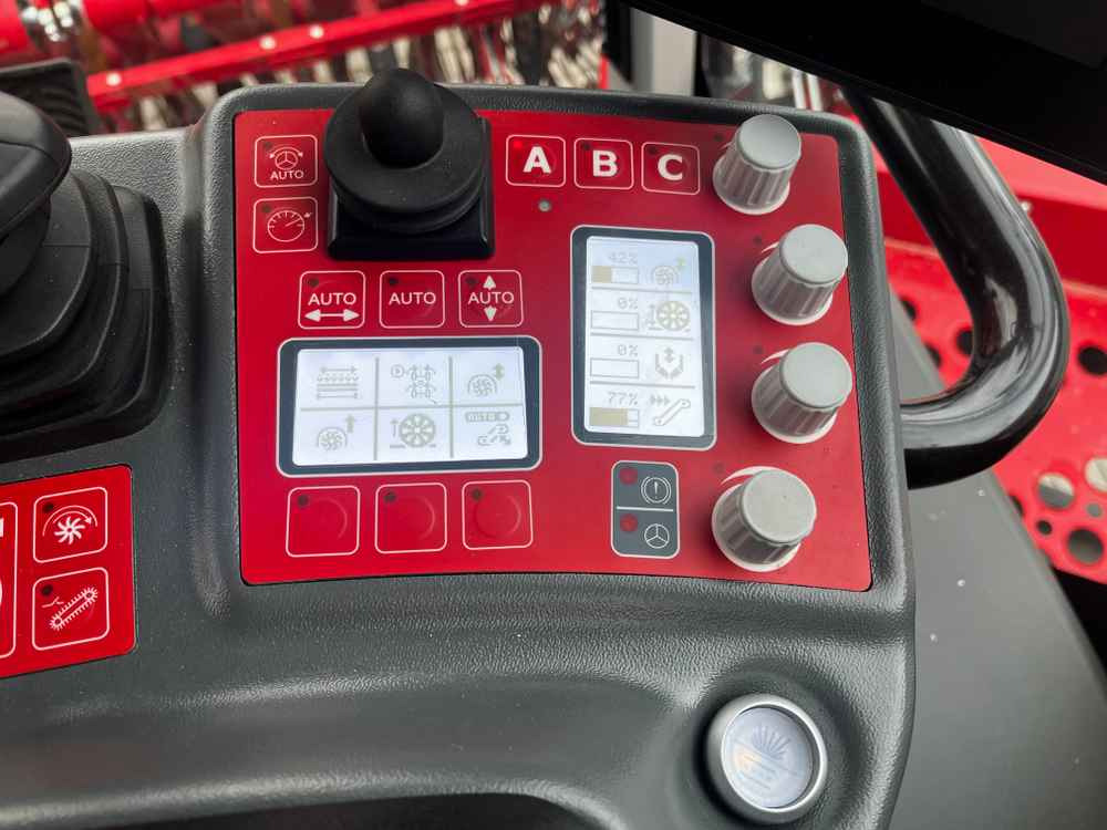 Grimme REXOR 6300 Platinum - Maşină pentru prelucrarea solului: Foto 3 Grimme REXOR 6300 Platinum - Maşină pentru prelucrarea solului: Foto 3