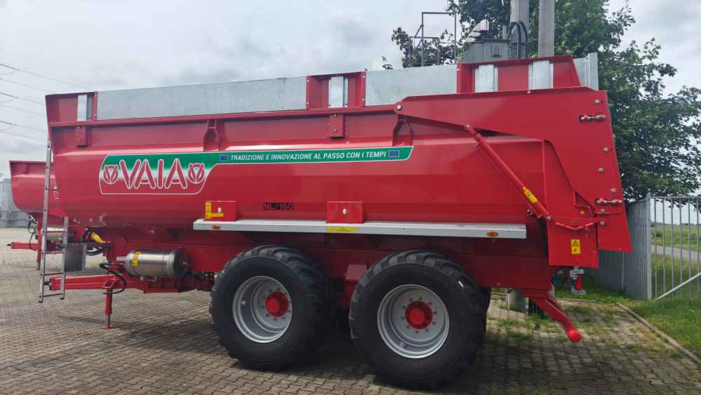 VAIA NL160 (2 axle trailer) - Remorcă autobasculantă agricolă: Foto 1 VAIA NL160 (2 axle trailer) - Remorcă autobasculantă agricolă: Foto 1