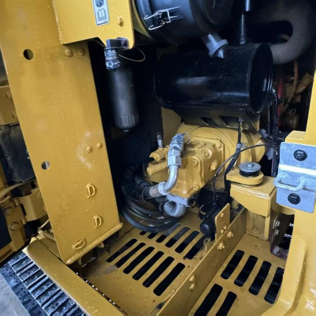 CAT 305.5E - Excavator pe şenile: Foto 3 CAT 305.5E - Excavator pe şenile: Foto 3