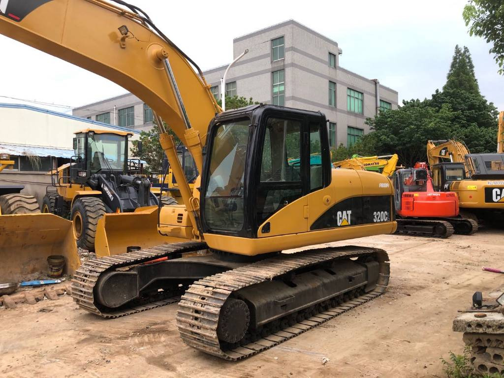 Excavator pe şenile CAT 320 C L: Foto 1