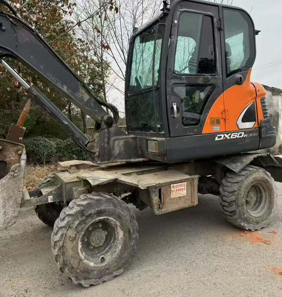 Doosan DX60 - Excavator pe roţi: Foto 2 Doosan DX60 - Excavator pe roţi: Foto 2