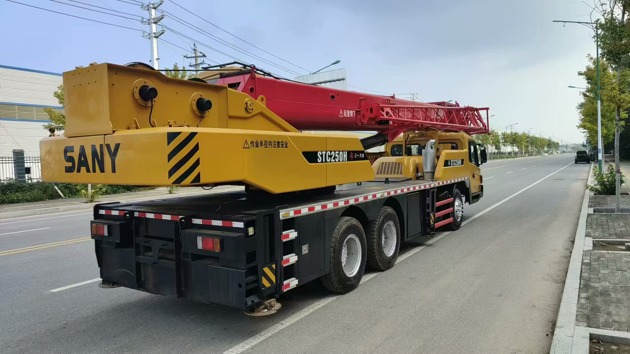 Sany - Macara: Foto 2 Sany - Macara: Foto 2