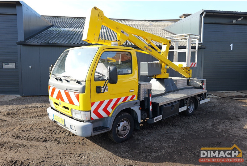 Nissan Cabstar E Sky high autohoogwerker 12meter elektrisch bedienbaar. manbak capaciteit 215kilo - Autoutilitară: Foto 1 Nissan Cabstar E Sky high autohoogwerker 12meter elektrisch bedienbaar. manbak capaciteit 215kilo - Autoutilitară: Foto 1