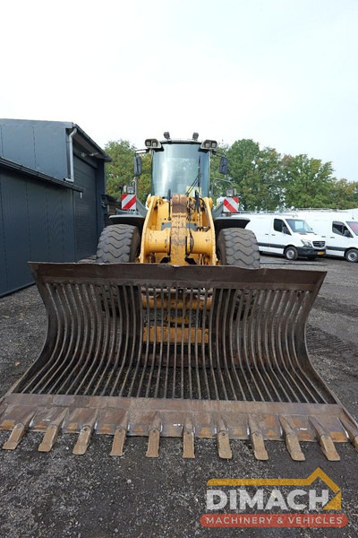 Liebherr L556 Like new!! Airco, quick coupler, skeleton bucket with teeths - Încărcător frontal pe pneuri: Foto 4 Liebherr L556 Like new!! Airco, quick coupler, skeleton bucket with teeths - Încărcător frontal pe pneuri: Foto 4