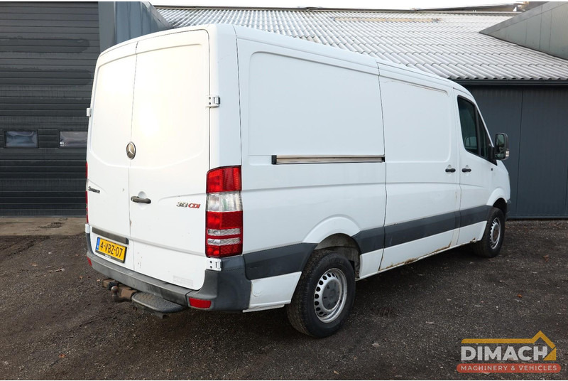 Mercedes-Benz 906 KA 35 Sprinter 313 - Euro 4 - L2H2 - trekhaak - airco - NL auto - Dubă: Foto 2 Mercedes-Benz 906 KA 35 Sprinter 313 - Euro 4 - L2H2 - trekhaak - airco - NL auto - Dubă: Foto 2