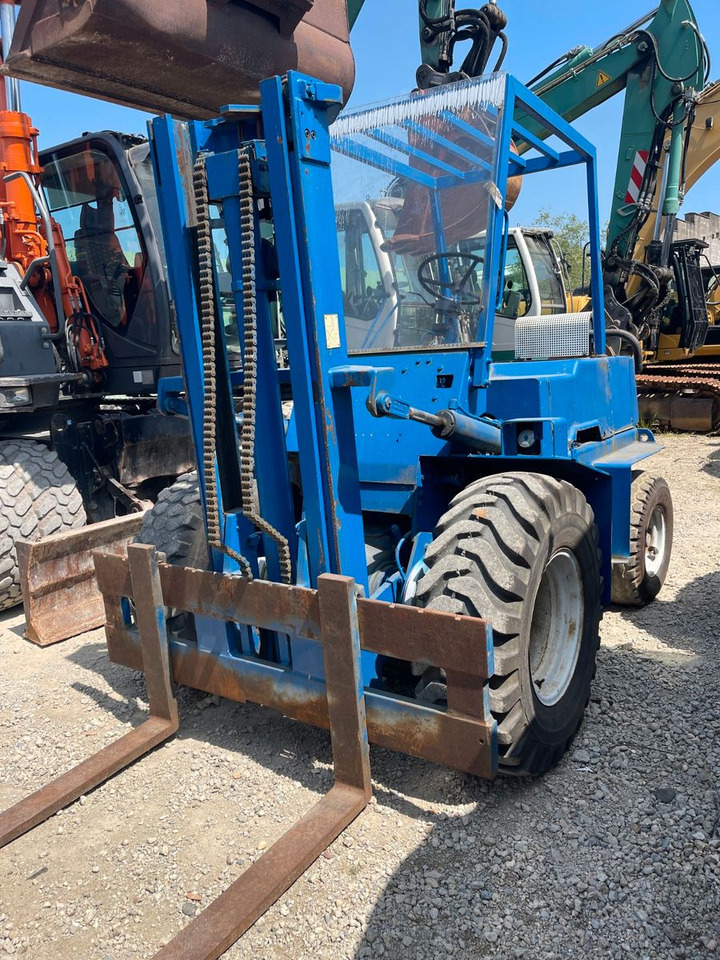 FORD MOTOR - Stivuitor de teren dificil: Foto 2 FORD MOTOR - Stivuitor de teren dificil: Foto 2