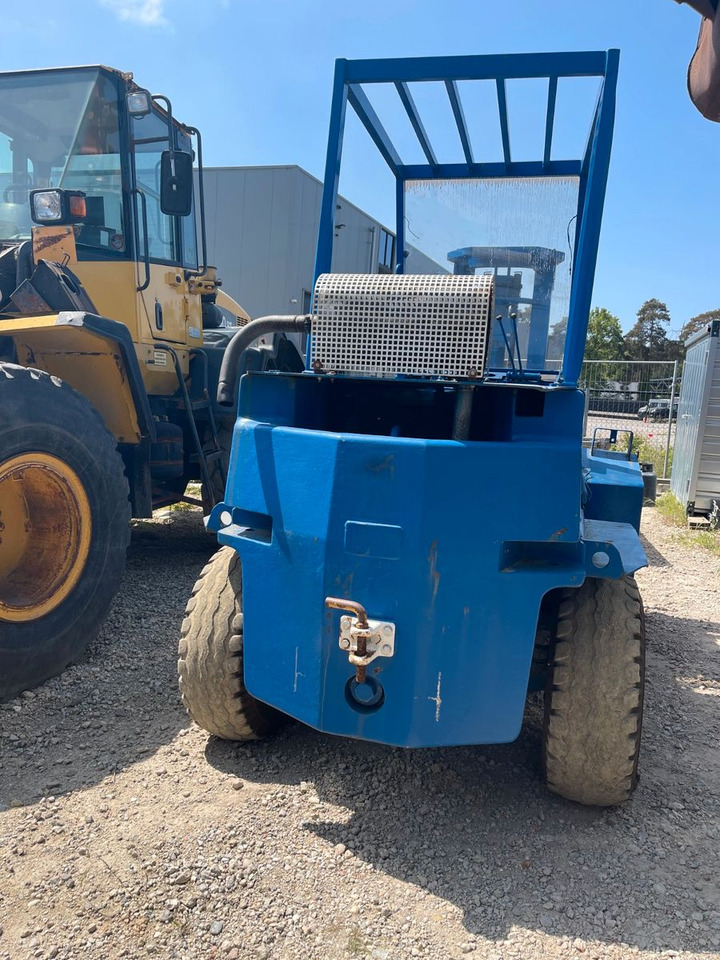 FORD MOTOR - Stivuitor de teren dificil: Foto 3 FORD MOTOR - Stivuitor de teren dificil: Foto 3