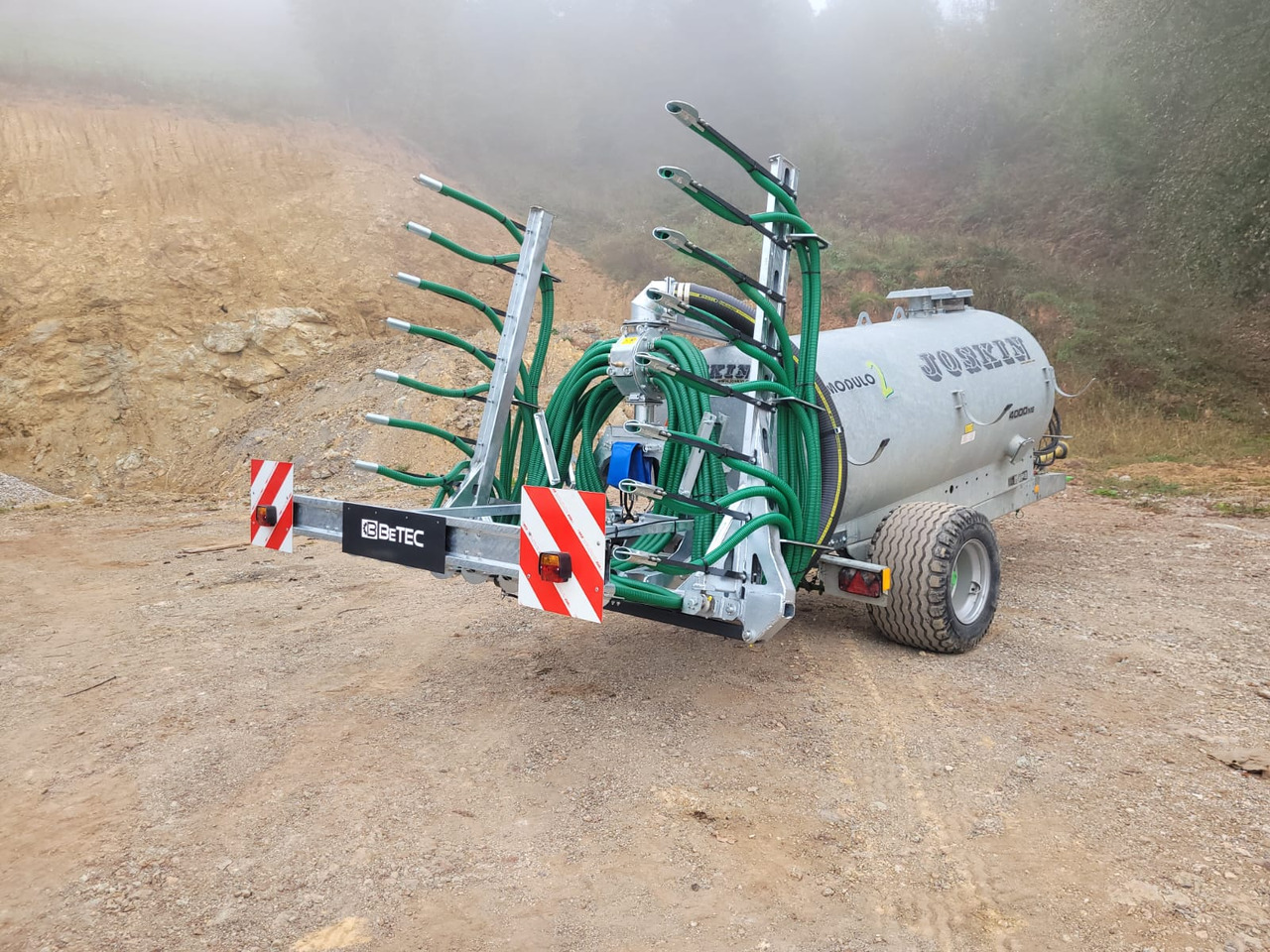 BeTEC Gülleinjektor / Slurry injector / Injecteur / Applicatore / Aplicador de manguera / Шланговый аппликатор / Aplikator 6 m - Injector pentru injecție îngrășăminte: Foto 1 BeTEC Gülleinjektor / Slurry injector / Injecteur / Applicatore / Aplicador de manguera / Шланговый аппликатор / Aplikator 6 m - Injector pentru injecție îngrășăminte: Foto 1
