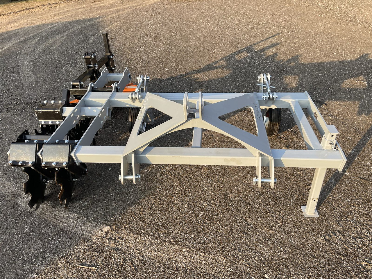 Berrypark Roll- und Fingerhacke / Orchard Weeder / Sarcleuse arboricole / Pielnik sadowniczy - Cultivator: Foto 3 Berrypark Roll- und Fingerhacke / Orchard Weeder / Sarcleuse arboricole / Pielnik sadowniczy - Cultivator: Foto 3