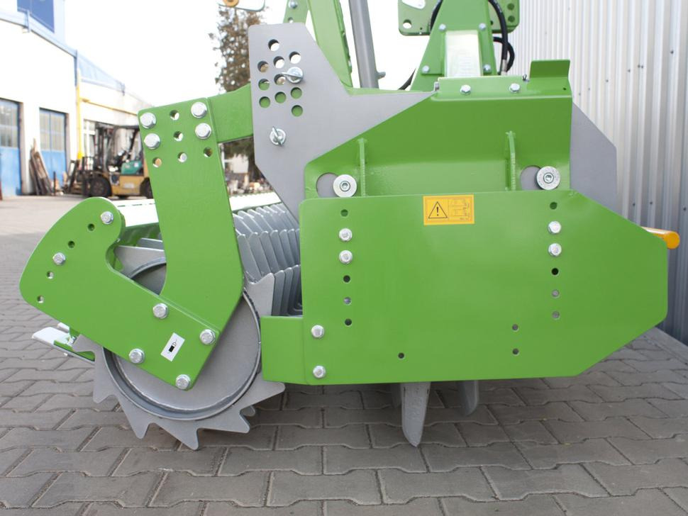 Bomet Kreiselegge / Power harrow / Herse rotative / Erpice rotante / Grada rotativa / Brona wirnikowa 3 m - Grapă rotativă: Foto 3 Bomet Kreiselegge / Power harrow / Herse rotative / Erpice rotante / Grada rotativa / Brona wirnikowa 3 m - Grapă rotativă: Foto 3