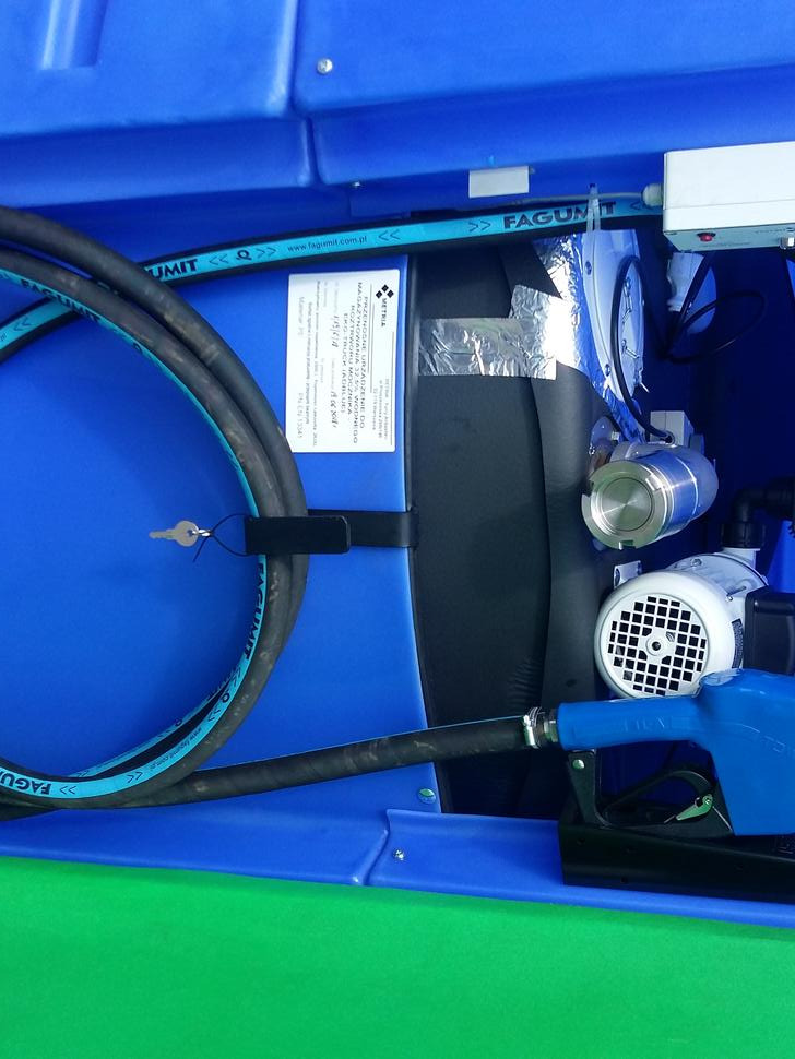 DC AdBlue tank / Cuve à AdBlue / Serbatoio per AdBlue / Бак для AdBlue / Adblue 2500 l - Rezervor de stocare: Foto 2 DC AdBlue tank / Cuve à AdBlue / Serbatoio per AdBlue / Бак для AdBlue / Adblue 2500 l - Rezervor de stocare: Foto 2