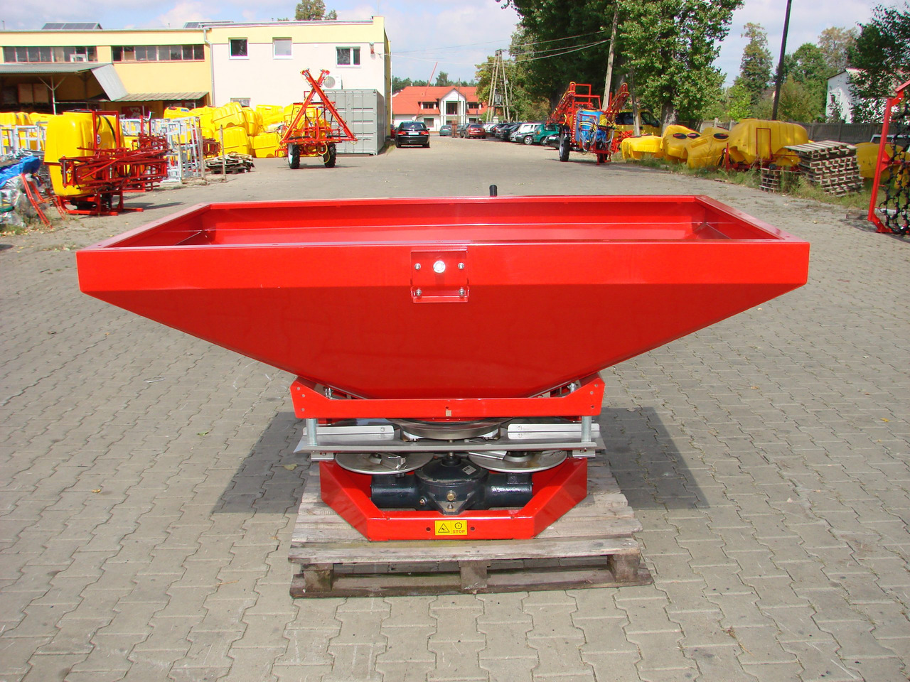 JAR-MET Düngerstreuer / Fertilizer spreader / Epandeur d'engrais / Rozsiewacz nawozów 1200 kg - Imprastietor îngrăşăminte: Foto 3 JAR-MET Düngerstreuer / Fertilizer spreader / Epandeur d'engrais / Rozsiewacz nawozów 1200 kg - Imprastietor îngrăşăminte: Foto 3