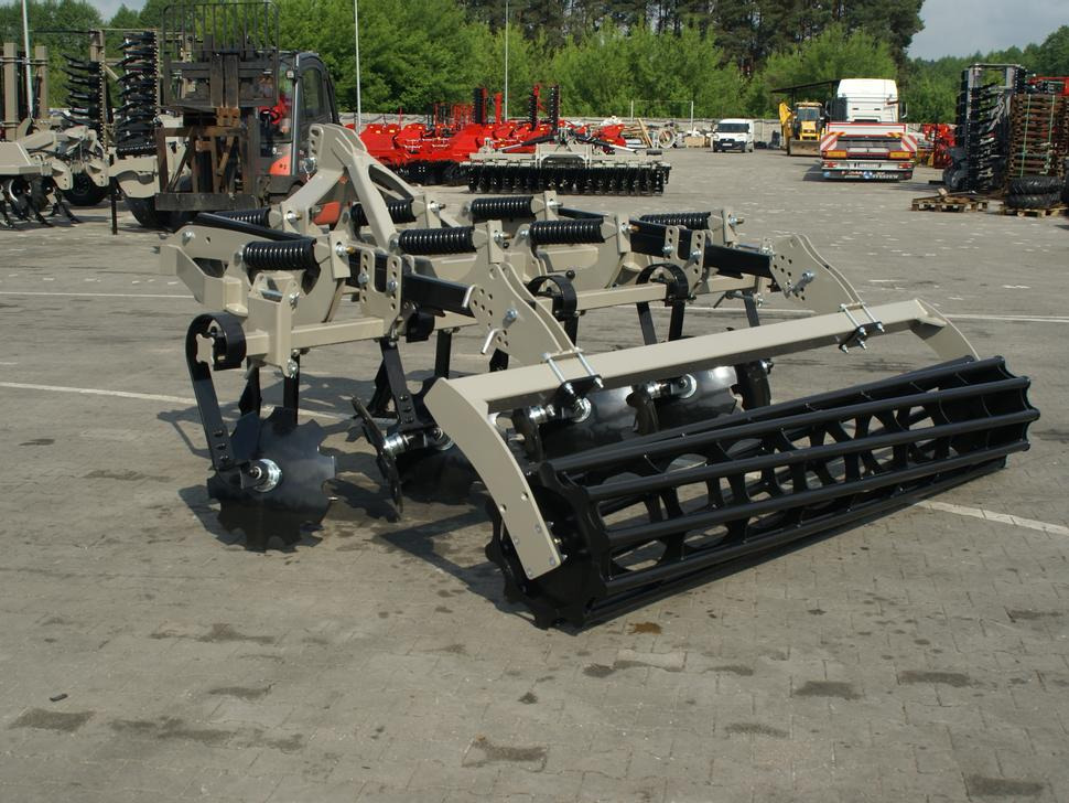 Leasing de ROLEX Flügelschargrubber / Stubble cultivator / Dechaumeur à dents / Aratri stoppiatori / Стерневой культиватор / Agregat podorywkowy 3 m ROLEX Flügelschargrubber / Stubble cultivator / Dechaumeur à dents / Aratri stoppiatori / Стерневой культиватор / Agregat podorywkowy 3 m: Foto 16