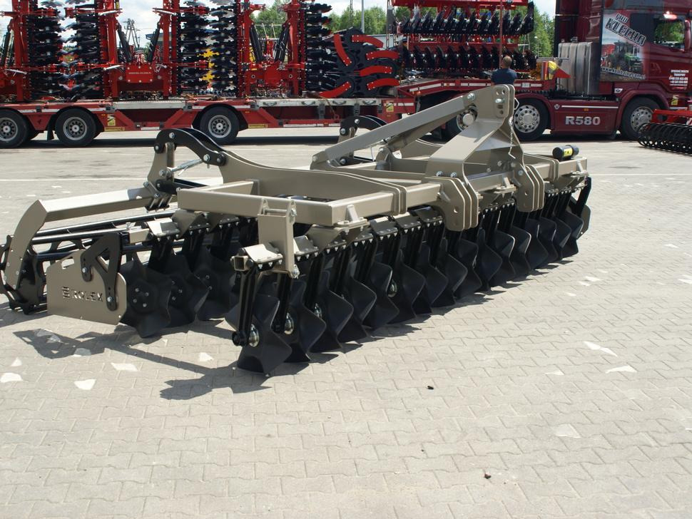 ROLEX Scheibenegge / Cross-Cutter harrow / Dechaumeur cross-cutter / Cross Cutter erpice / Борона с поперечным катком жёсткий/ Brona cross cutter sztywna 4 m - Grapă cu discuri: Foto 5 ROLEX Scheibenegge / Cross-Cutter harrow / Dechaumeur cross-cutter / Cross Cutter erpice / Борона с поперечным катком жёсткий/ Brona cross cutter sztywna 4 m - Grapă cu discuri: Foto 5