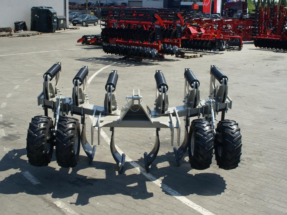 ROLEX Tiefenlockerer / Subsoiler / Décompacteur / Dissodatori / Subsolador / Глубокорыхлитель / Głębosz typ V 3 m - Scarificator: Foto 5 ROLEX Tiefenlockerer / Subsoiler / Décompacteur / Dissodatori / Subsolador / Глубокорыхлитель / Głębosz typ V 3 m - Scarificator: Foto 5