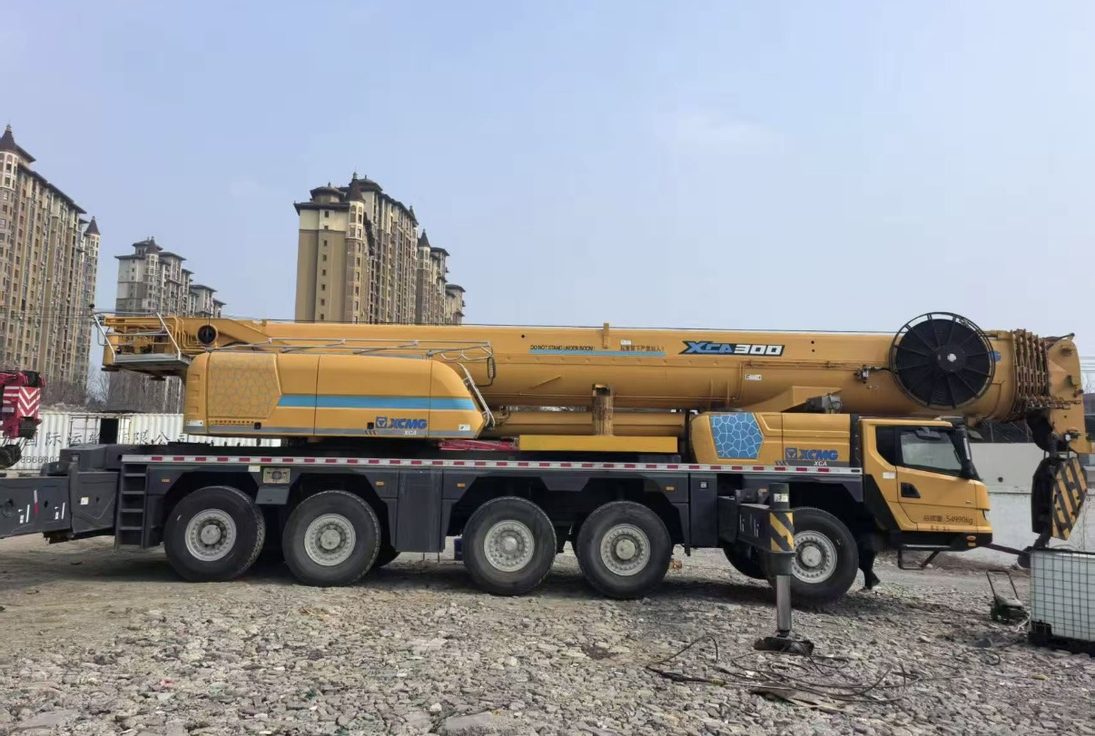 XCMG XCA220 - Macara tot teren: Foto 2 XCMG XCA220 - Macara tot teren: Foto 2