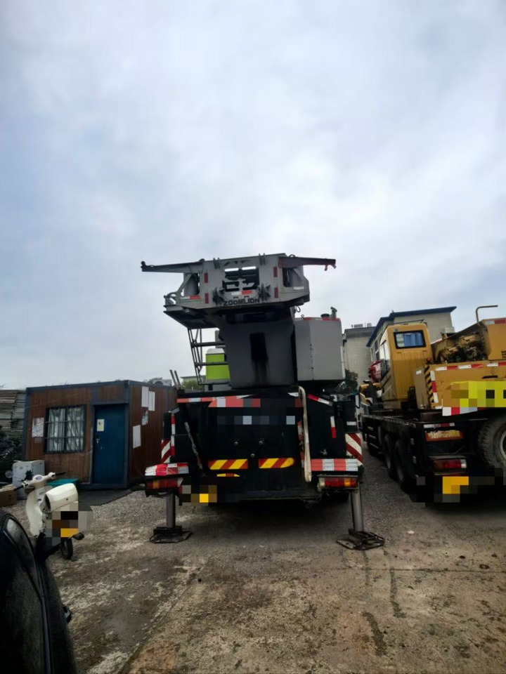 ZOOMLION 200E7 - Macara tot teren: Foto 2 ZOOMLION 200E7 - Macara tot teren: Foto 2