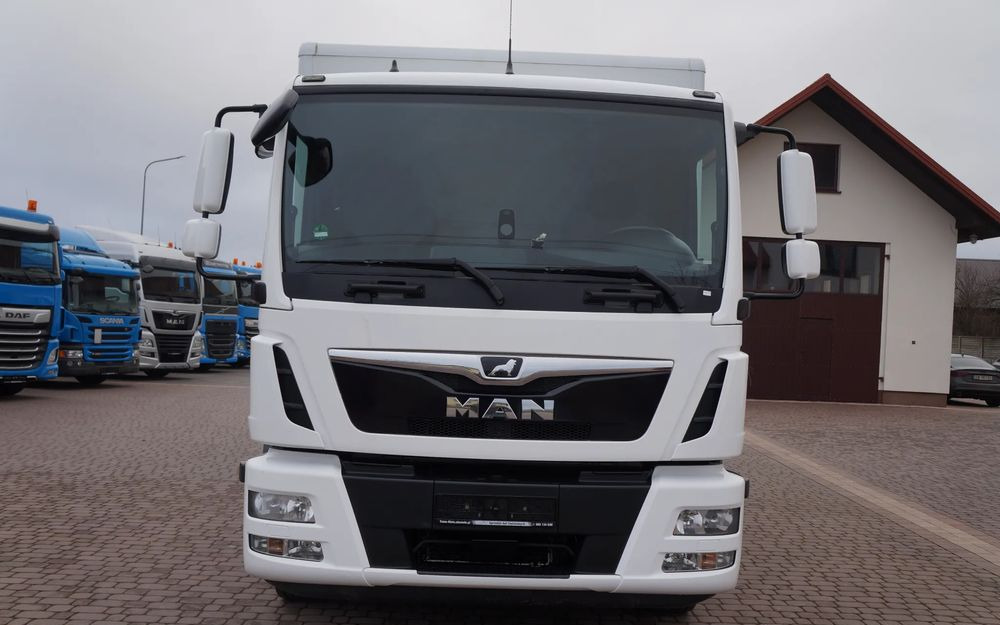 MAN TGM 12.290 / 15.290 EURO 6 KONTENER 20 PALET WINDA - Camion furgon: Foto 3 MAN TGM 12.290 / 15.290 EURO 6 KONTENER 20 PALET WINDA - Camion furgon: Foto 3