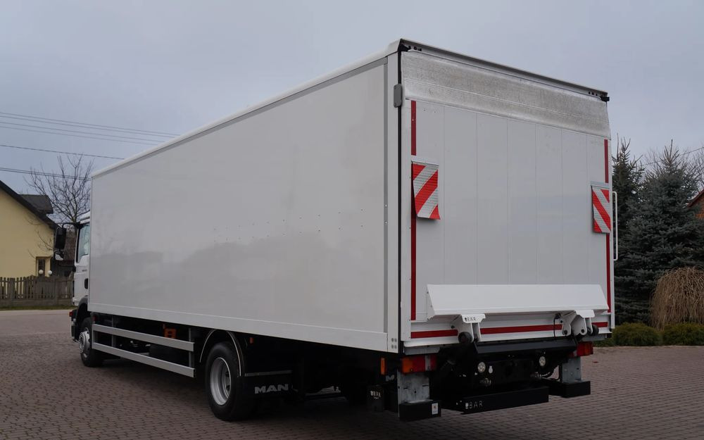 MAN TGM 12.290 / 15.290 EURO 6 KONTENER 20 PALET WINDA - Camion furgon: Foto 4 MAN TGM 12.290 / 15.290 EURO 6 KONTENER 20 PALET WINDA - Camion furgon: Foto 4