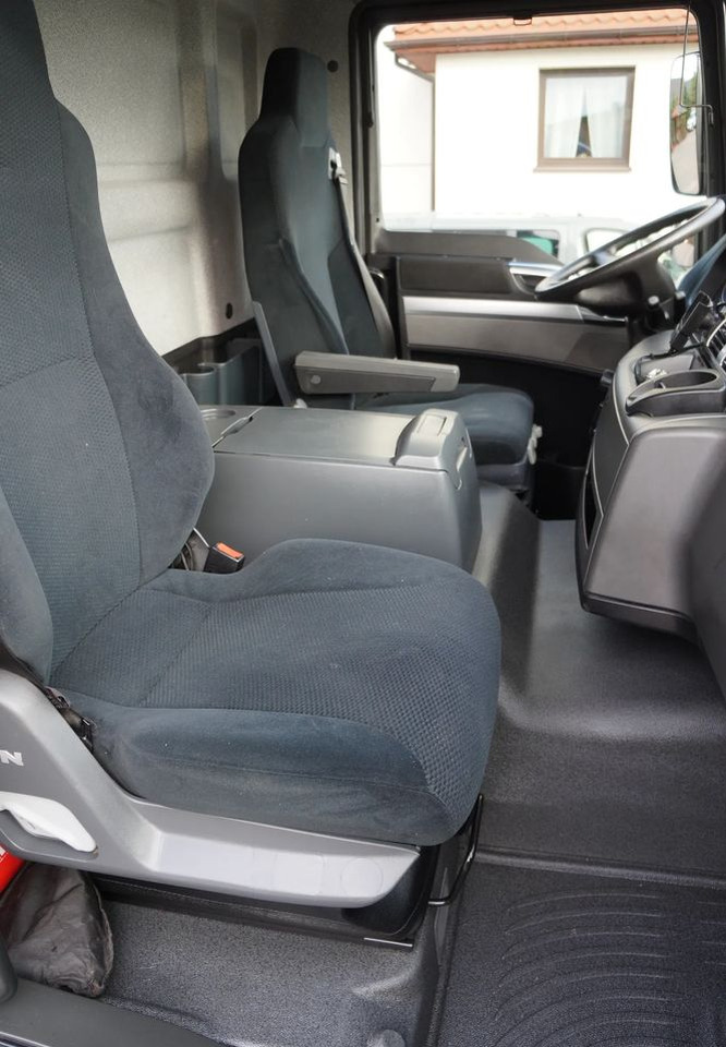 Camion frigider MAN TGM 18.250 EURO 6 CHŁODNIA KONTENER 7.50 m 275 TYS KM: Foto 15 Camion frigider MAN TGM 18.250 EURO 6 CHŁODNIA KONTENER 7.50 m 275 TYS KM: Foto 15