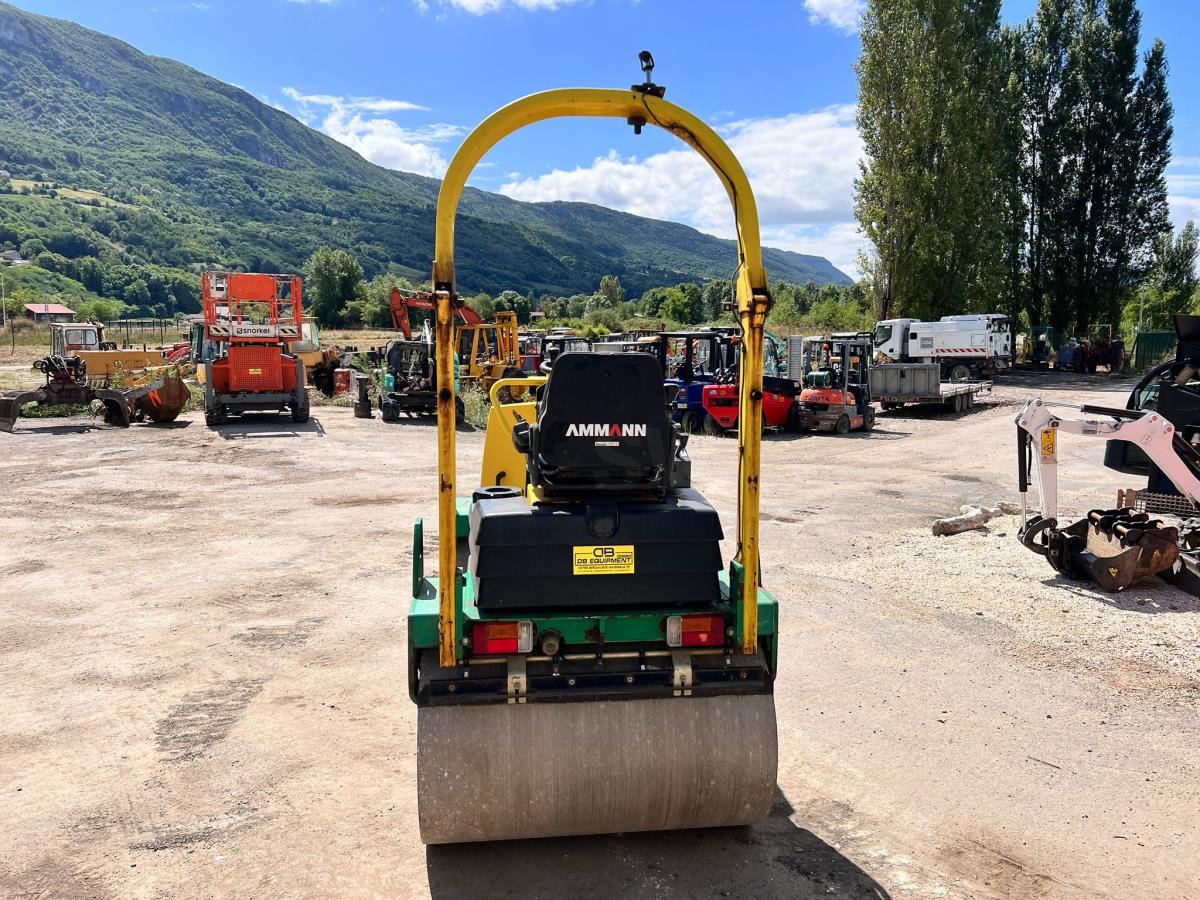 Ammann COMPACTEUR AV26-2 ROULEAU TANDEM VIBRANT ARTICULÉ - Mini cilindru compactor: Foto 2 Ammann COMPACTEUR AV26-2 ROULEAU TANDEM VIBRANT ARTICULÉ - Mini cilindru compactor: Foto 2