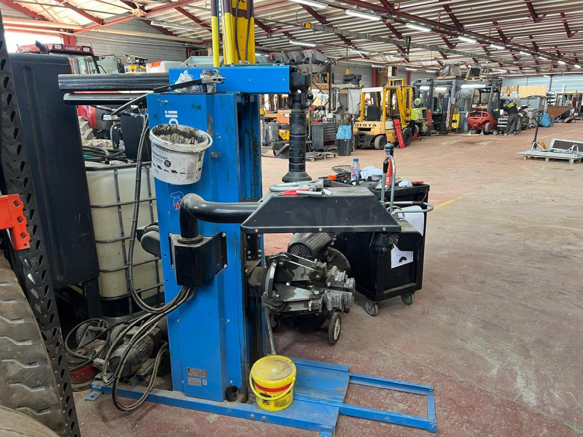 Ravaglioli Démonte pneus GRS926 - Echipament de atelier: Foto 1 Ravaglioli Démonte pneus GRS926 - Echipament de atelier: Foto 1