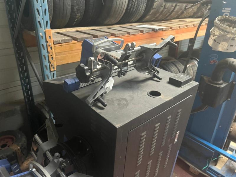 TWIN BUSCH TW115 Banc de géométrie - Echipament de atelier: Foto 3 TWIN BUSCH TW115 Banc de géométrie - Echipament de atelier: Foto 3